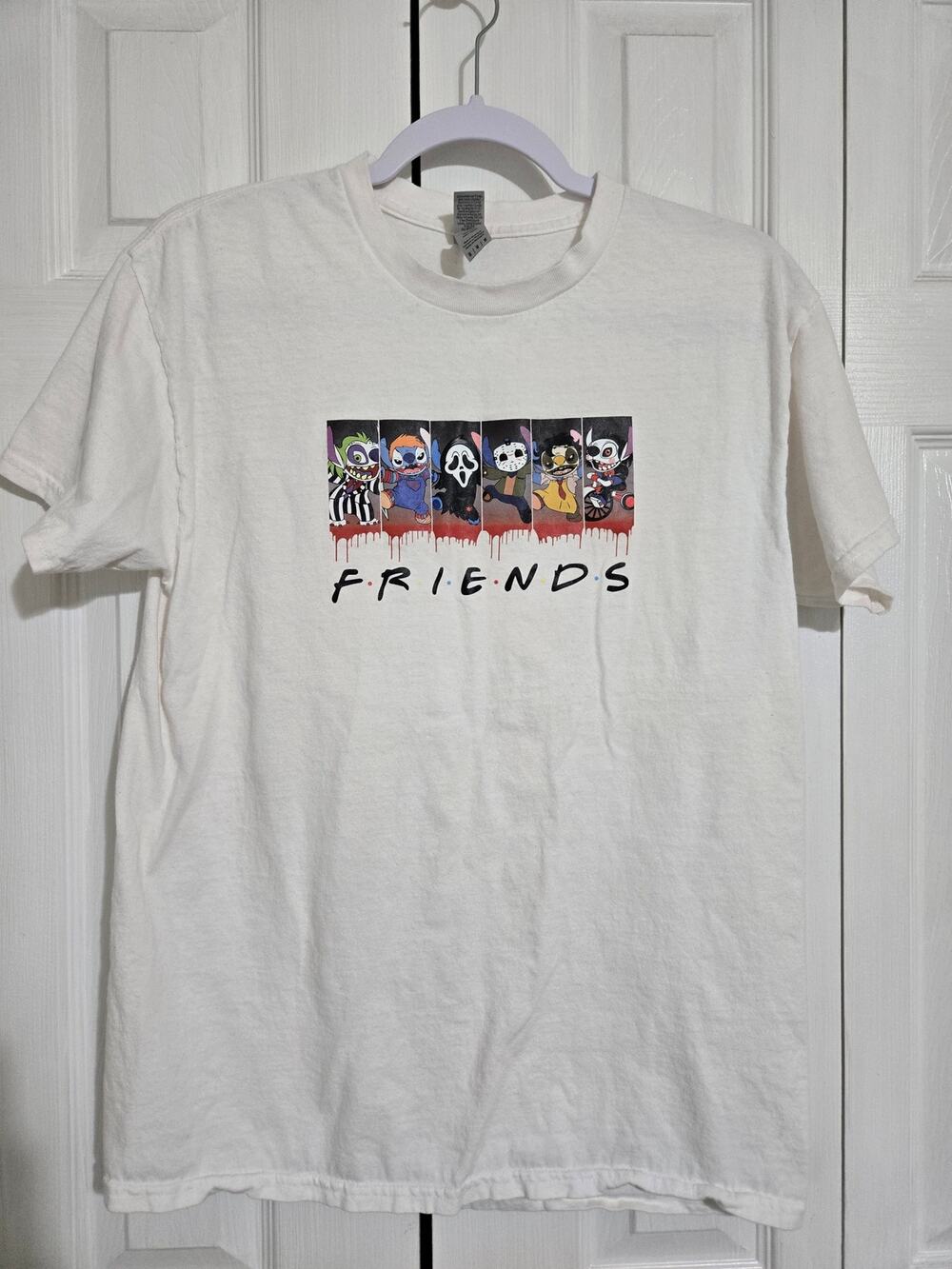 Gildan medium unisex white Halloween theme printed tshirt